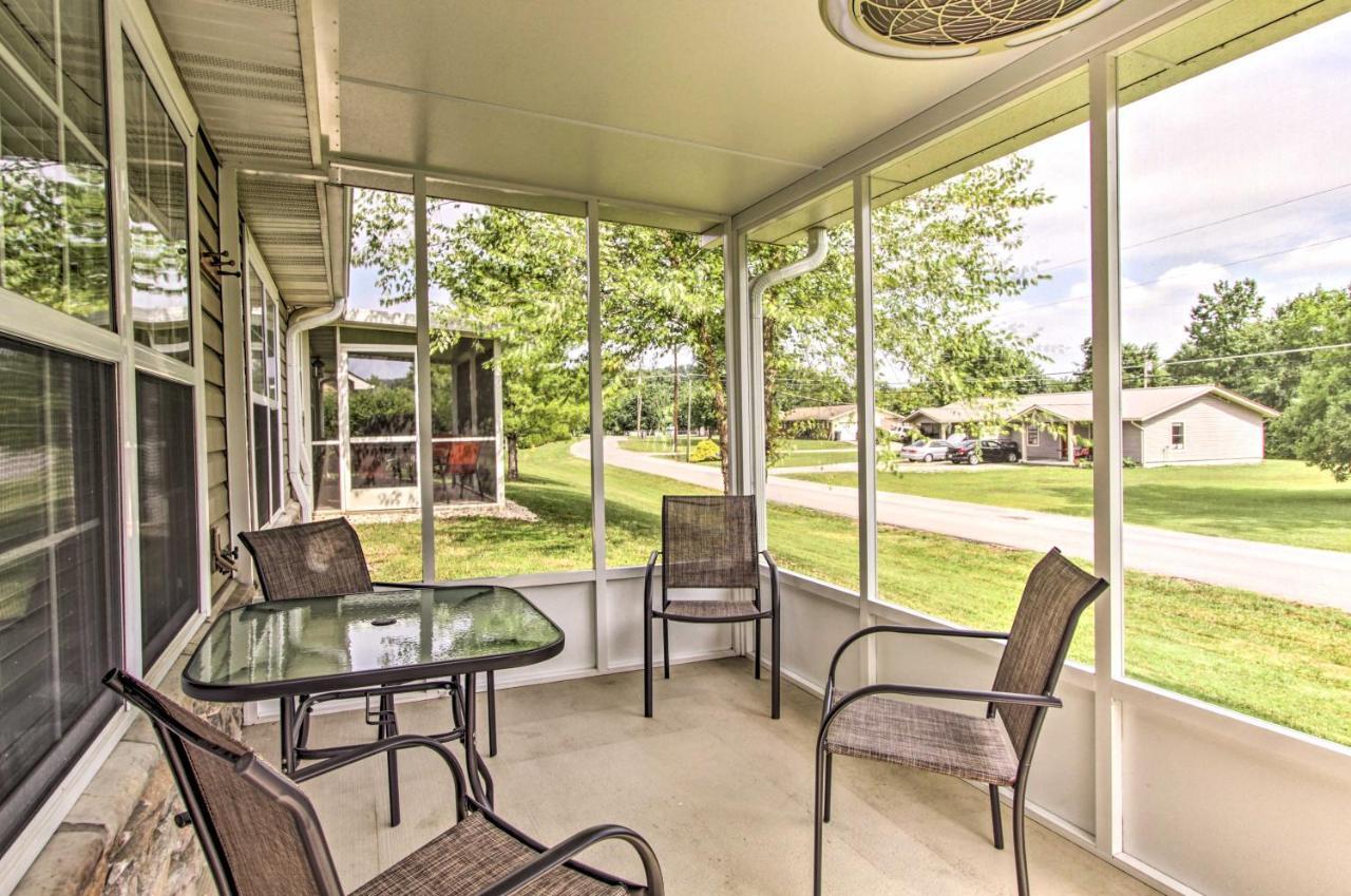 Home With Community Pool - 2 Miles To The Island! Pigeon Forge Exteriör bild