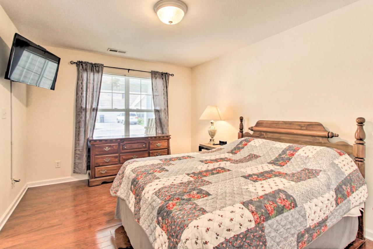 Home With Community Pool - 2 Miles To The Island! Pigeon Forge Exteriör bild